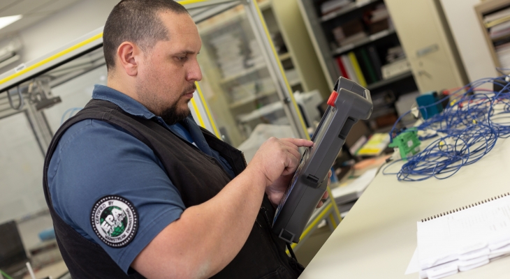 EEAS student using equipment