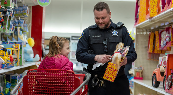 JJC police officers treated children to a shopping event for the holidays. 